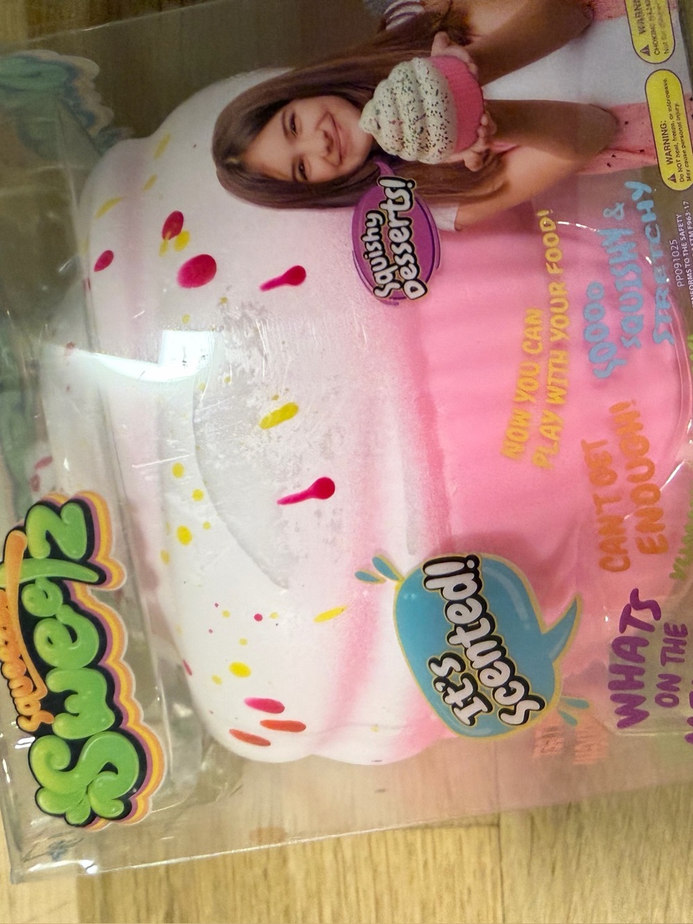 Pink Cupcake Squishy Toy 🧁 Squeezee Sensory toy NEW Sealed Birthday gift